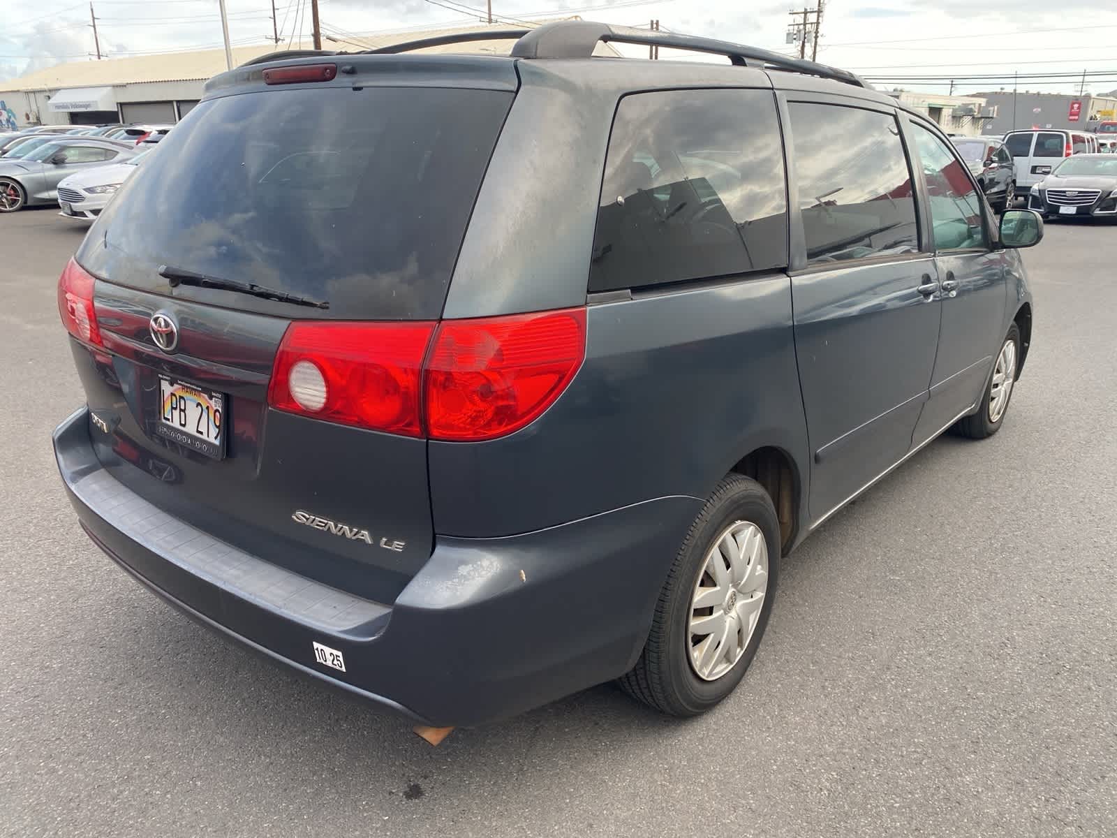 Thumbnail: 2010 Toyota Sienna - 5