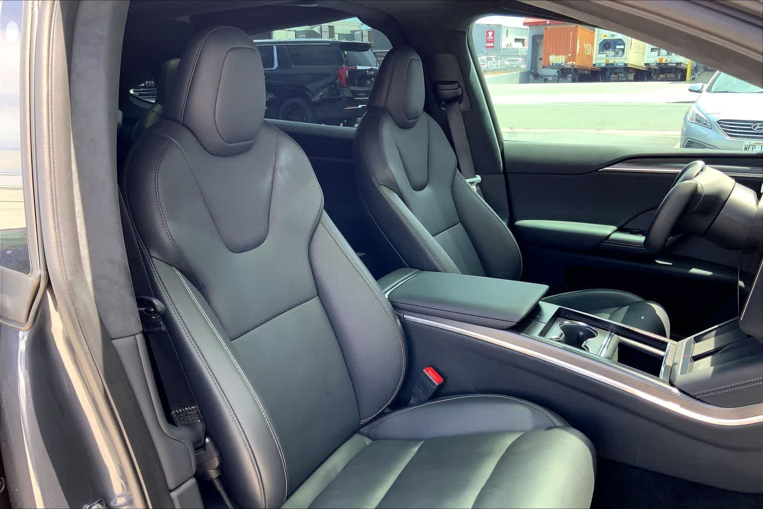 Thumbnail: 2022 Tesla Model X - 14