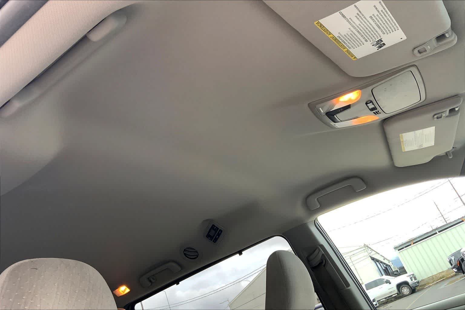 Thumbnail: 2016 Toyota Sienna - 30