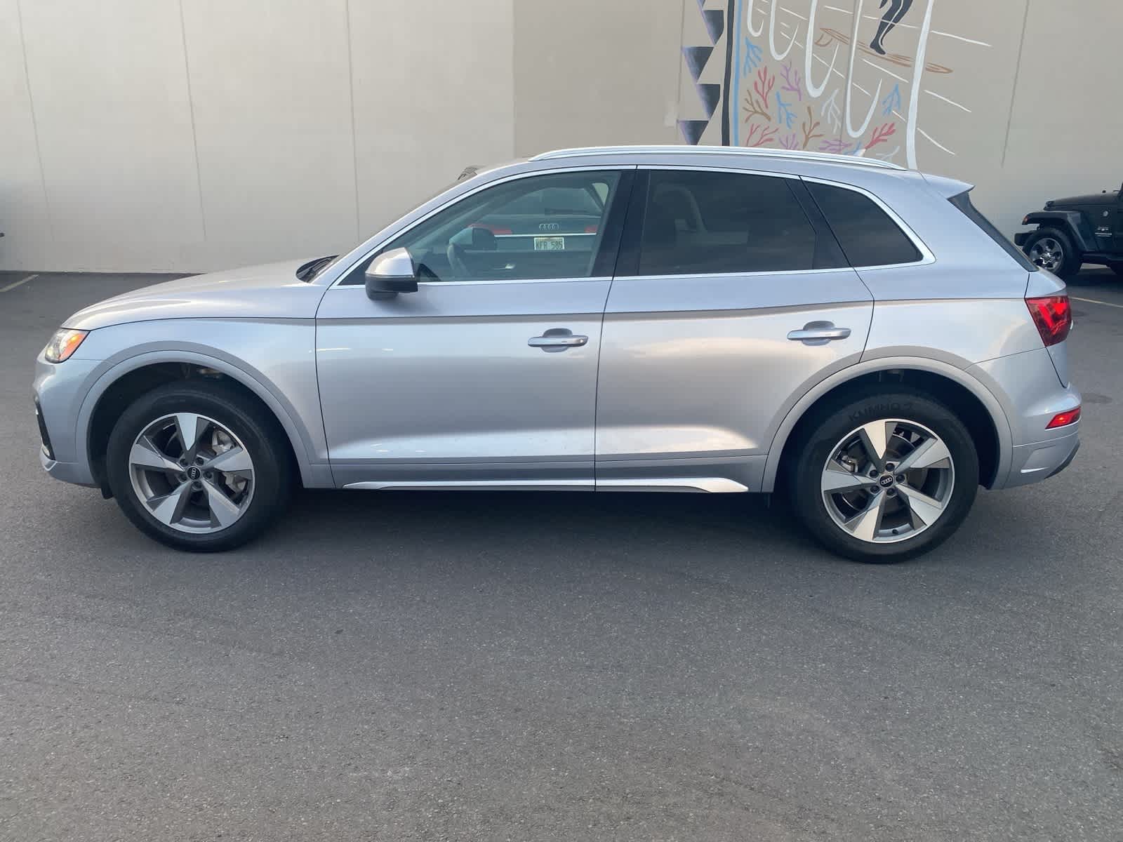 Thumbnail: 2022 Audi Q5 - 8