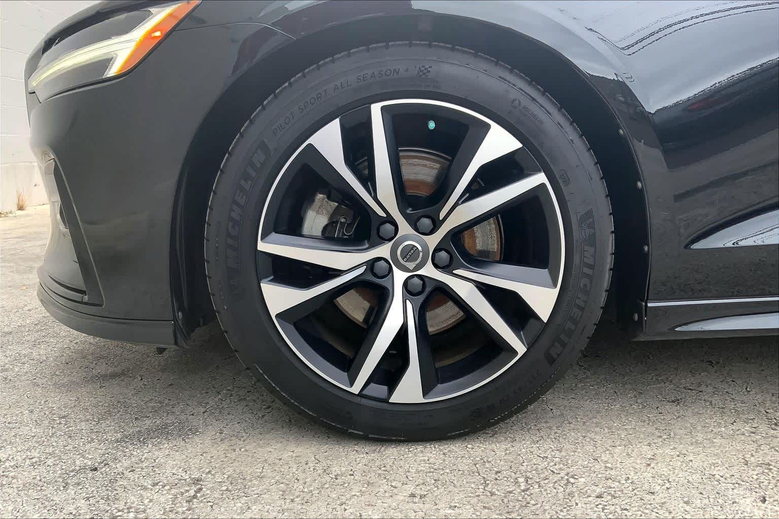 Thumbnail: 2021 Volvo S60 - 9