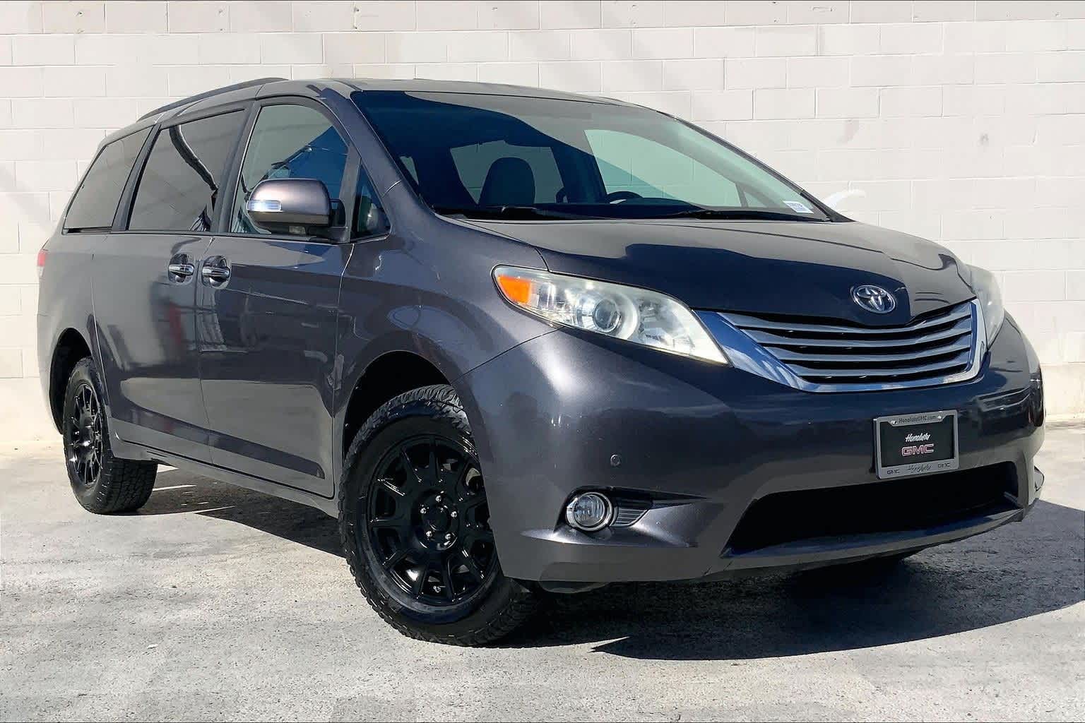 Thumbnail: 2013 Toyota Sienna - 22