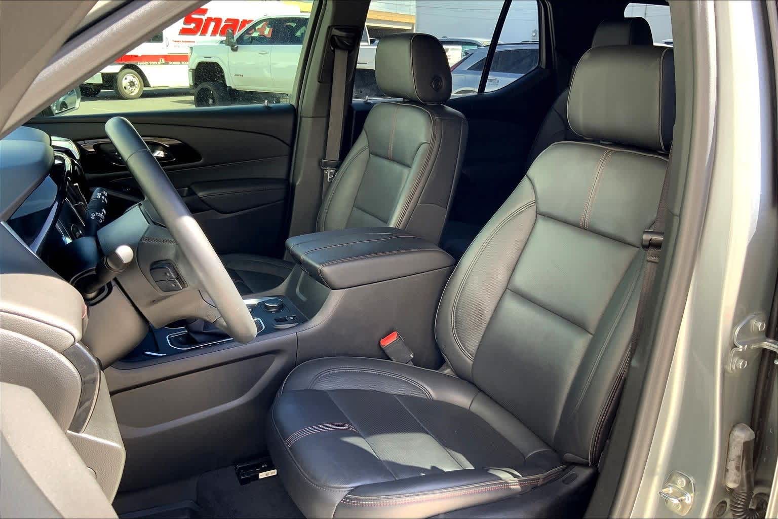 Thumbnail: 2023 Chevrolet Traverse - 11