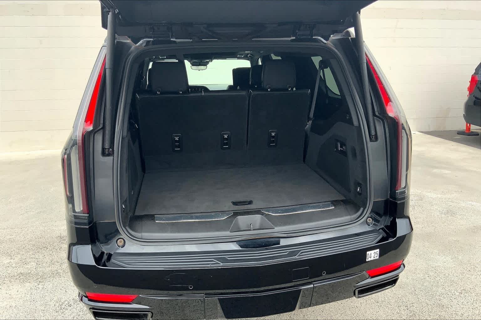 Thumbnail: 2021 Cadillac Escalade - 18