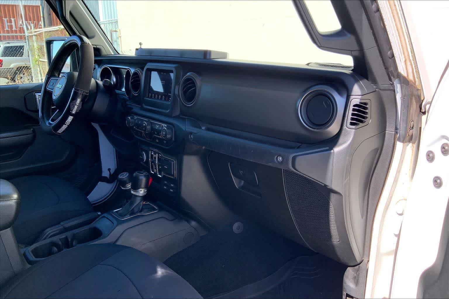 Thumbnail: 2022 Jeep Gladiator - 23