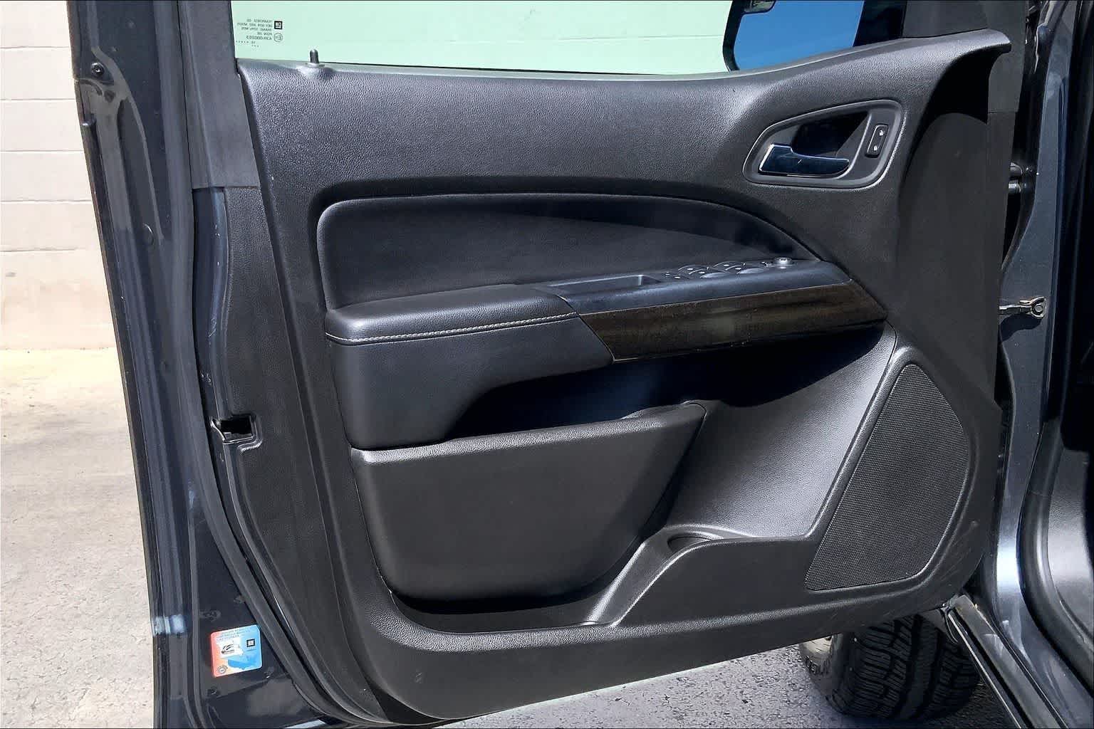 Thumbnail: 2016 GMC Canyon - 27