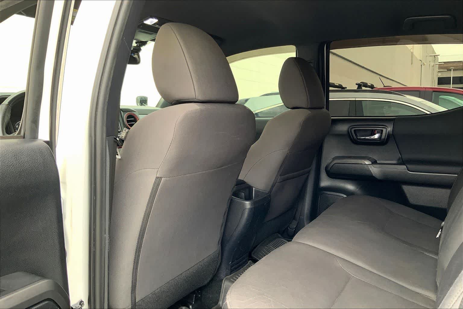 Thumbnail: 2017 Toyota Tacoma - 12