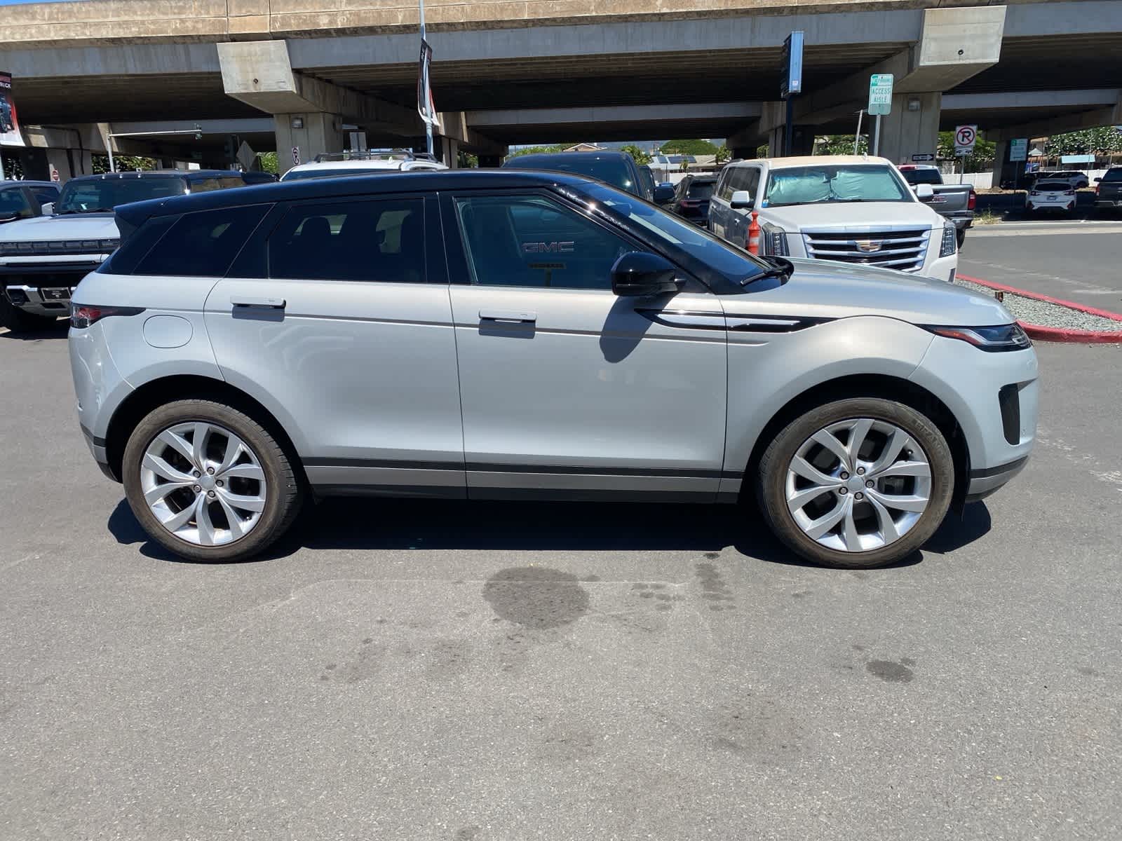 Thumbnail: 2020 Land Rover Range Rover Evoque - 4