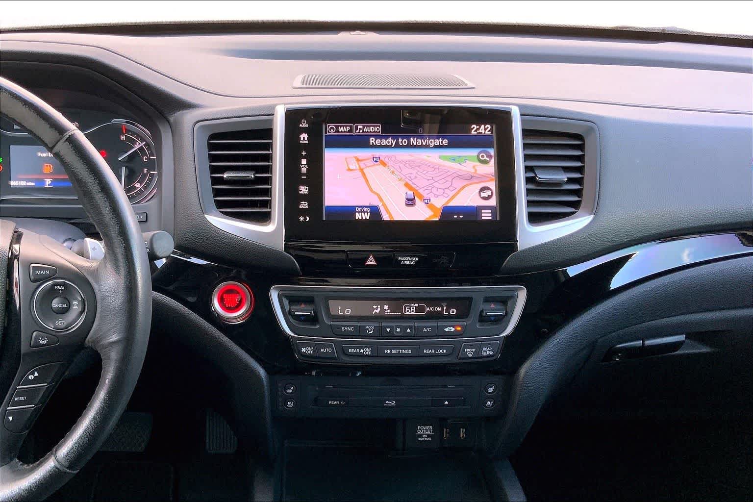 Thumbnail: 2018 Honda Pilot - 15