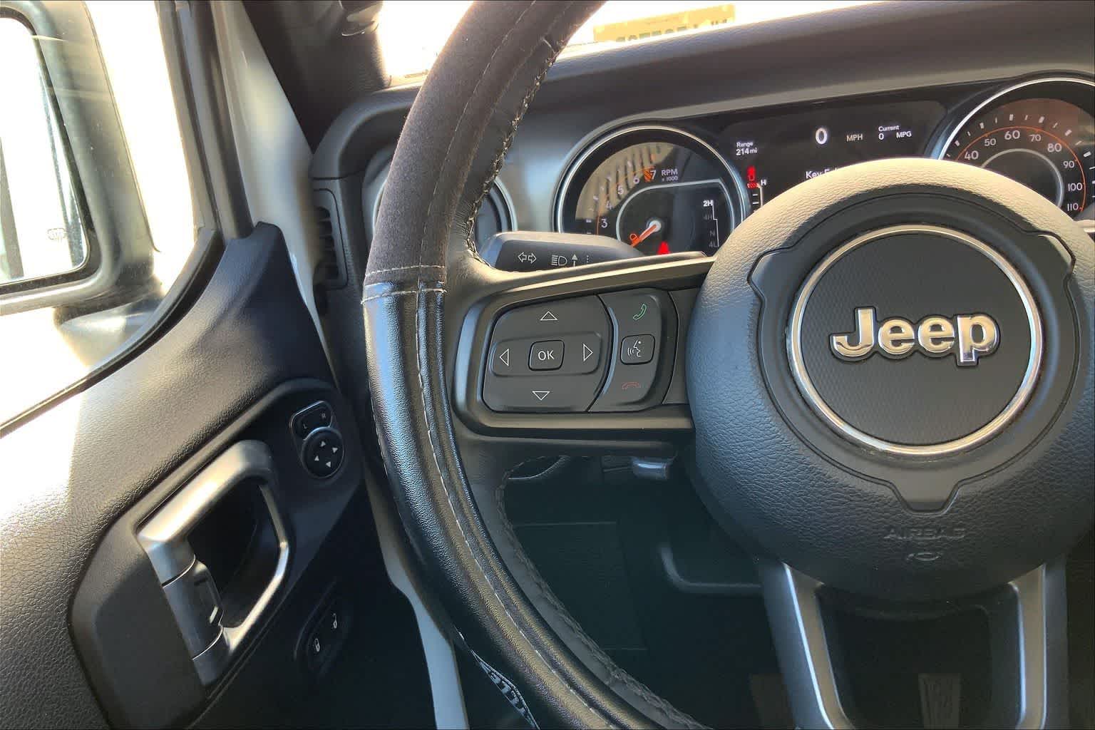 Thumbnail: 2022 Jeep Gladiator - 24