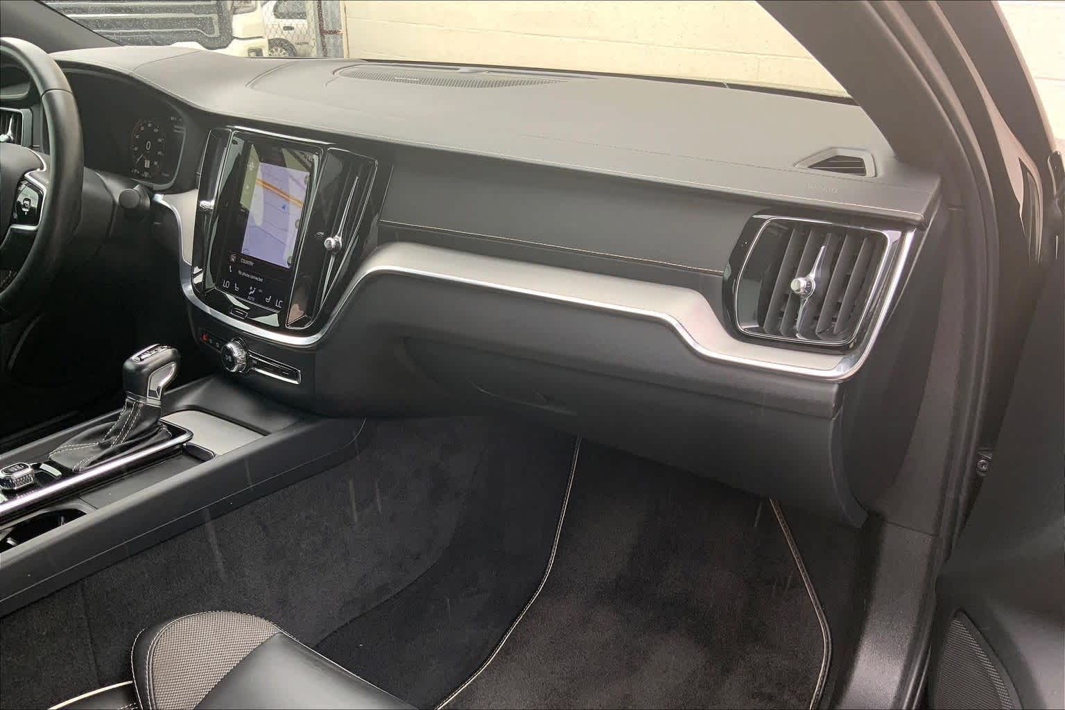 Thumbnail: 2021 Volvo S60 - 23