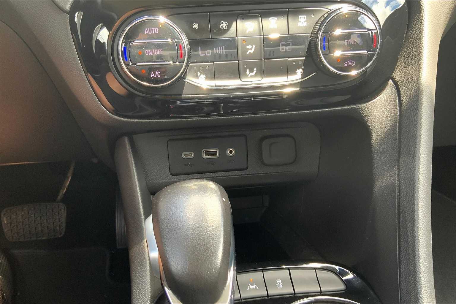 Thumbnail: 2022 Buick Encore GX - 35