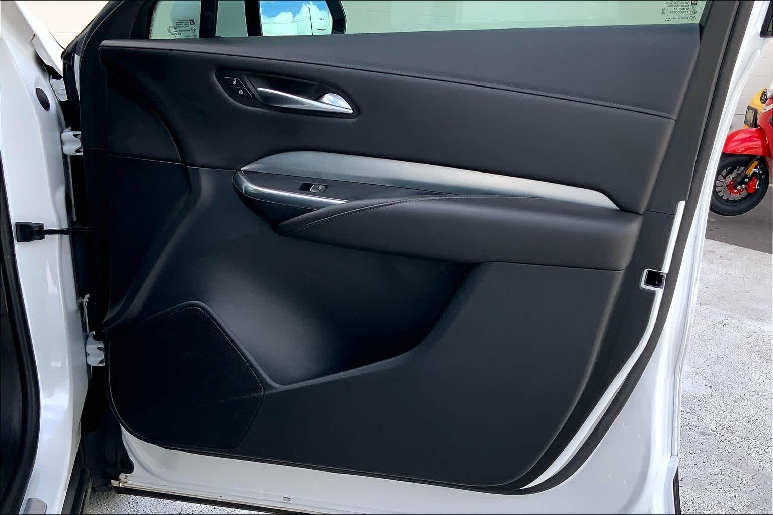Thumbnail: 2021 Cadillac XT4 - 28