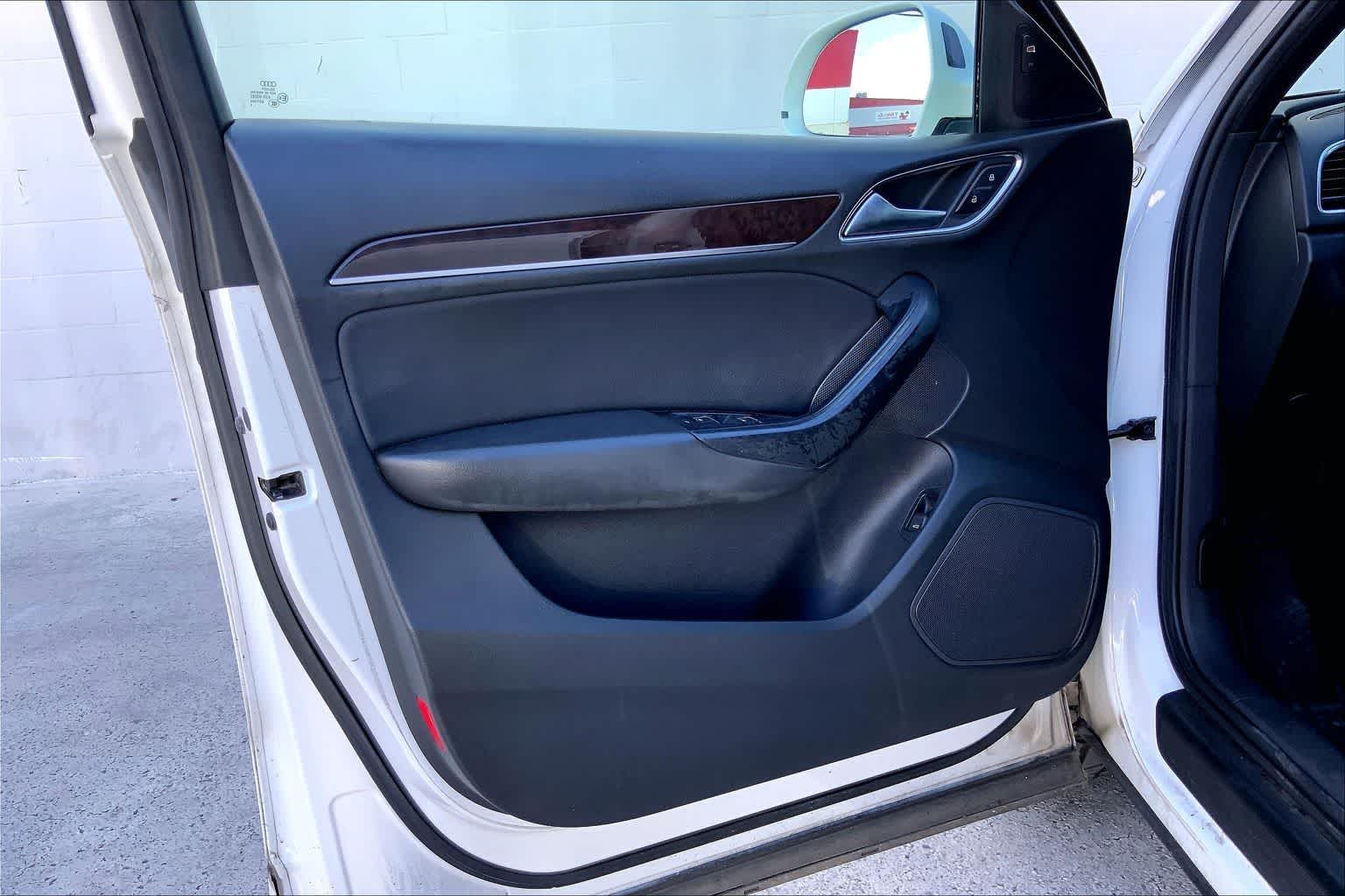 Thumbnail: 2016 Audi Q3 - 27