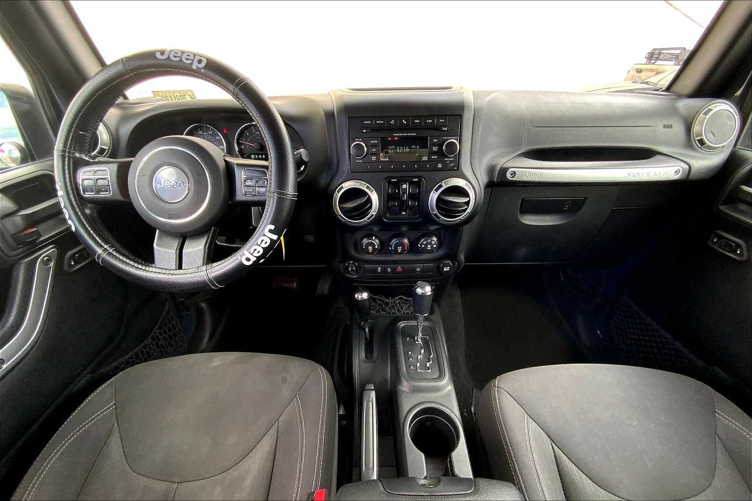 Thumbnail: 2017 Jeep Wrangler - 11