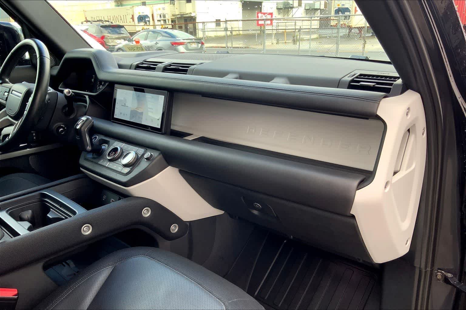 Thumbnail: 2022 Land Rover Defender - 23