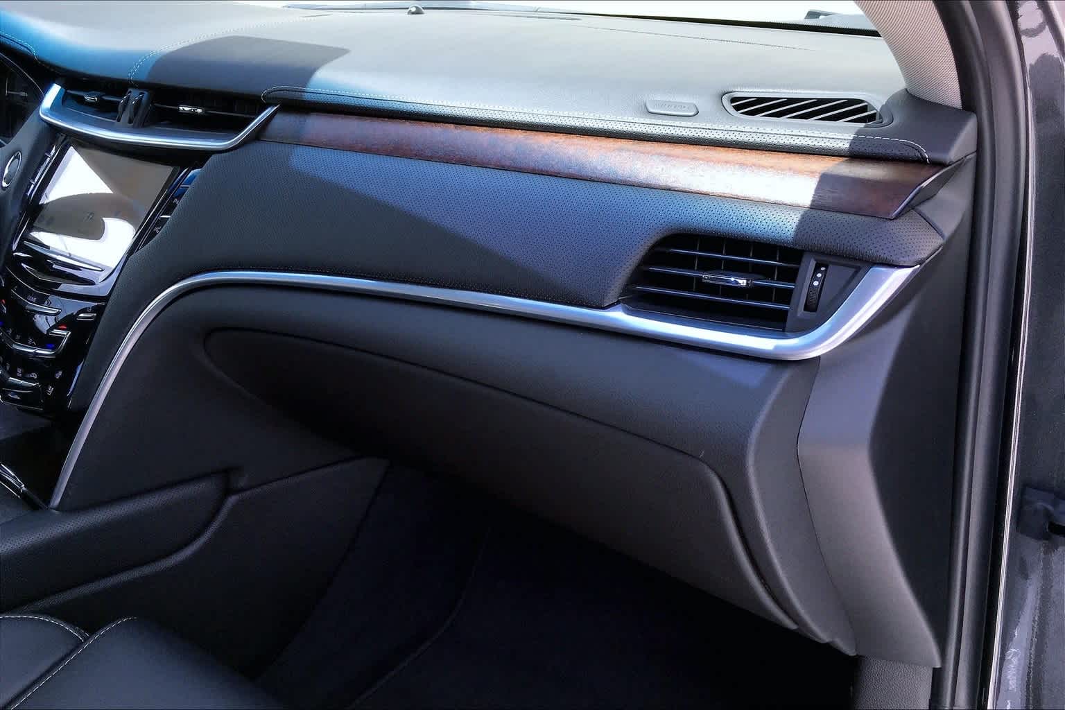 Thumbnail: 2018 Cadillac XTS - 16