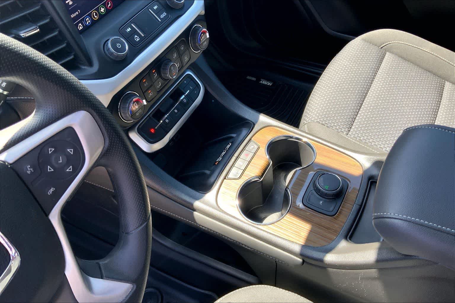 Thumbnail: 2023 GMC Acadia - 16