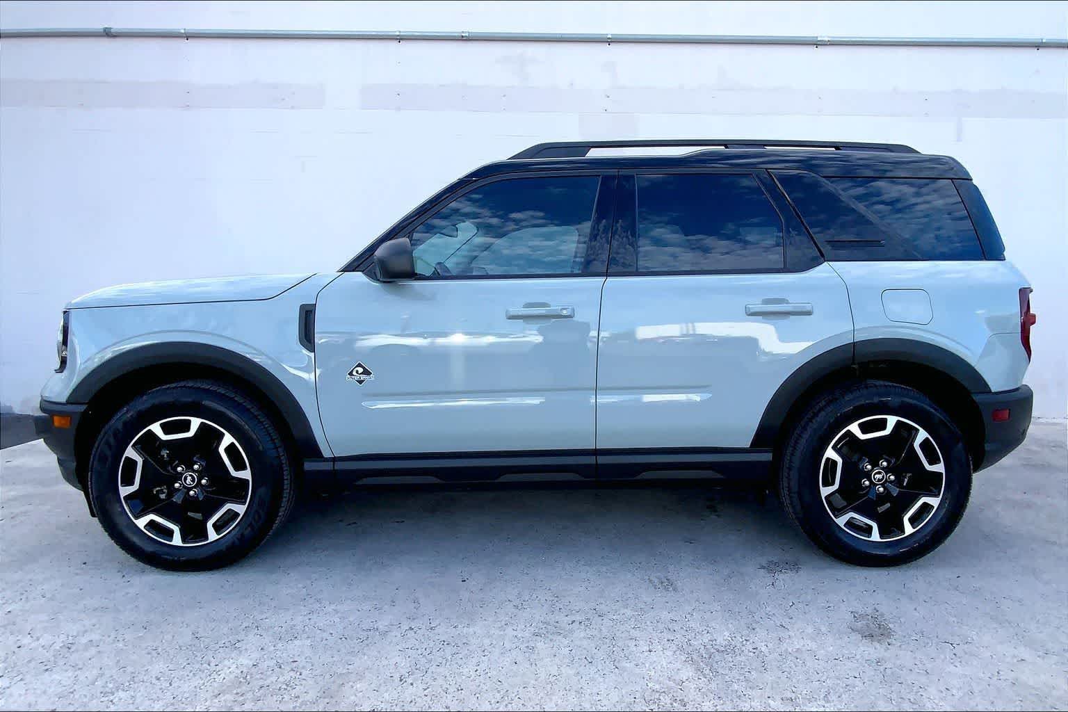 Thumbnail: 2021 Ford Bronco Sport - 4
