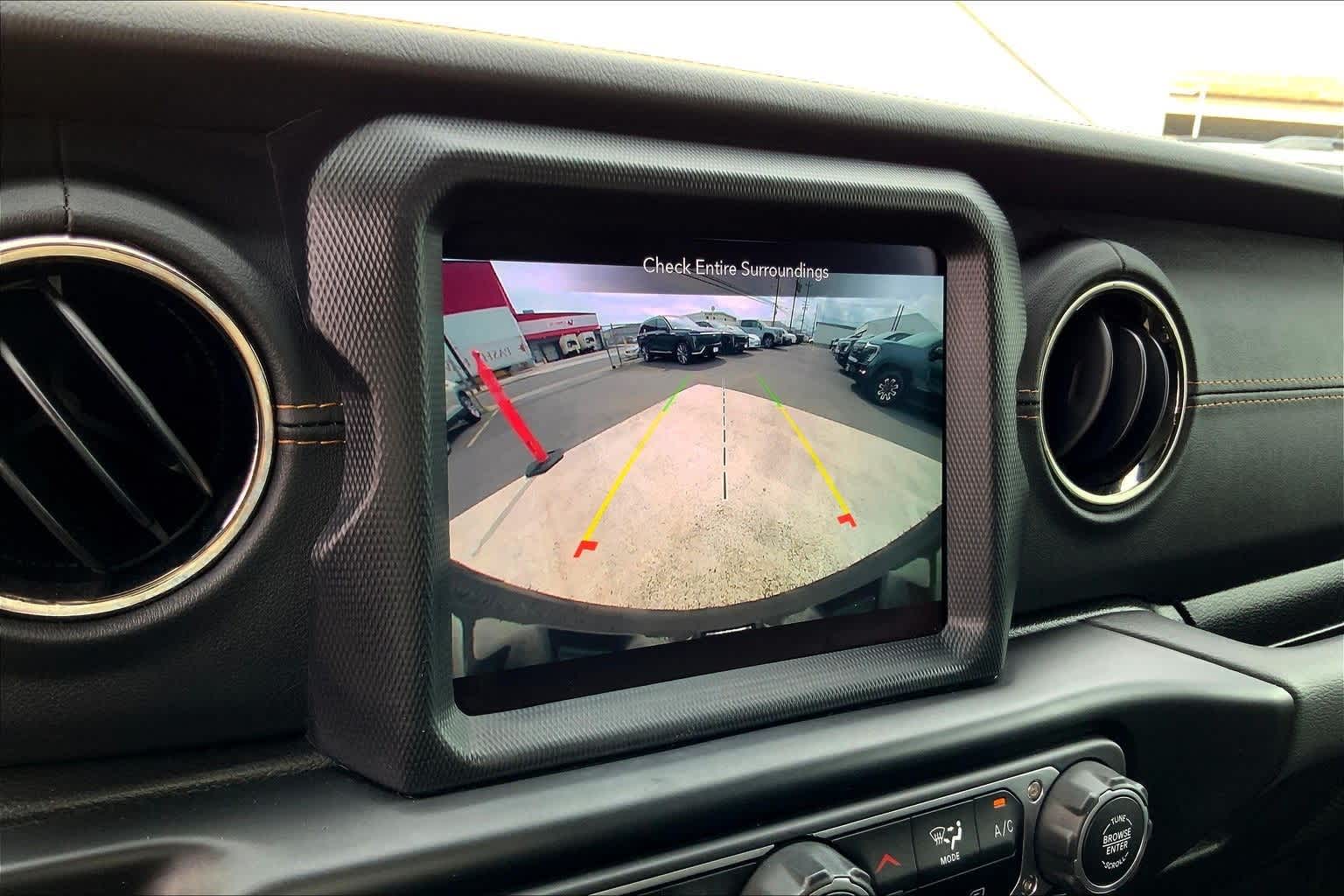 Thumbnail: 2021 Jeep Wrangler - 27