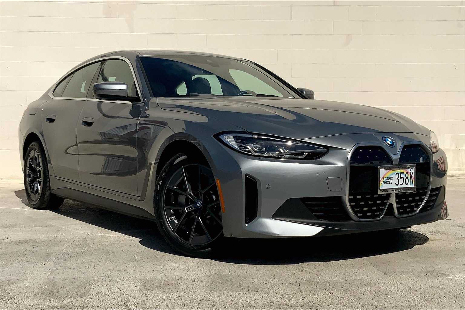 Thumbnail: 2022 BMW i4 - 22