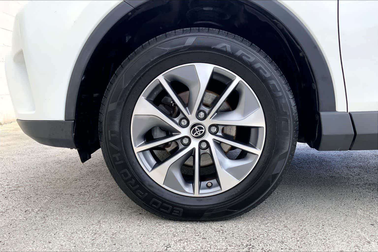 Thumbnail: 2017 Toyota RAV4 - 8