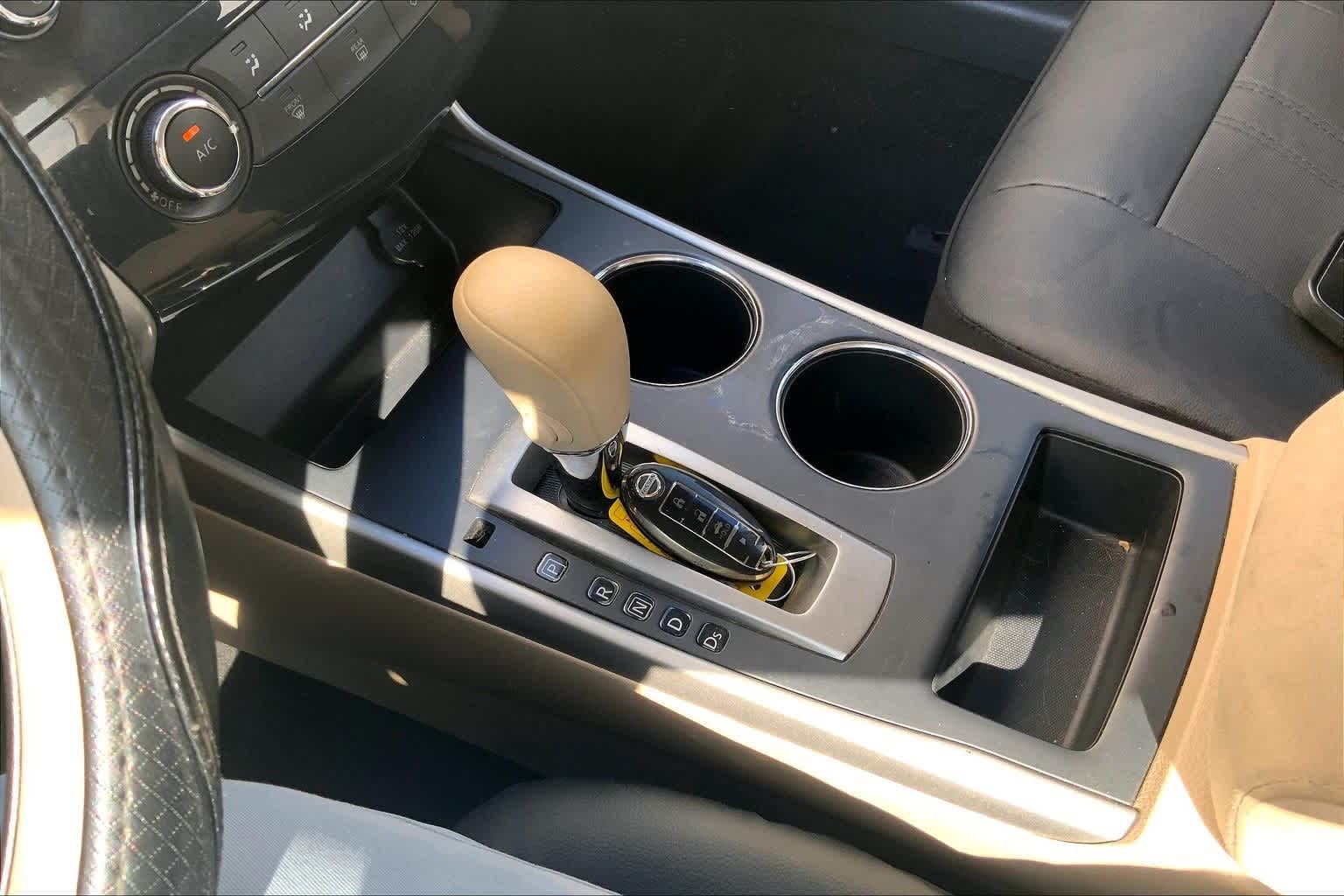 Thumbnail: 2015 Nissan Altima - 16