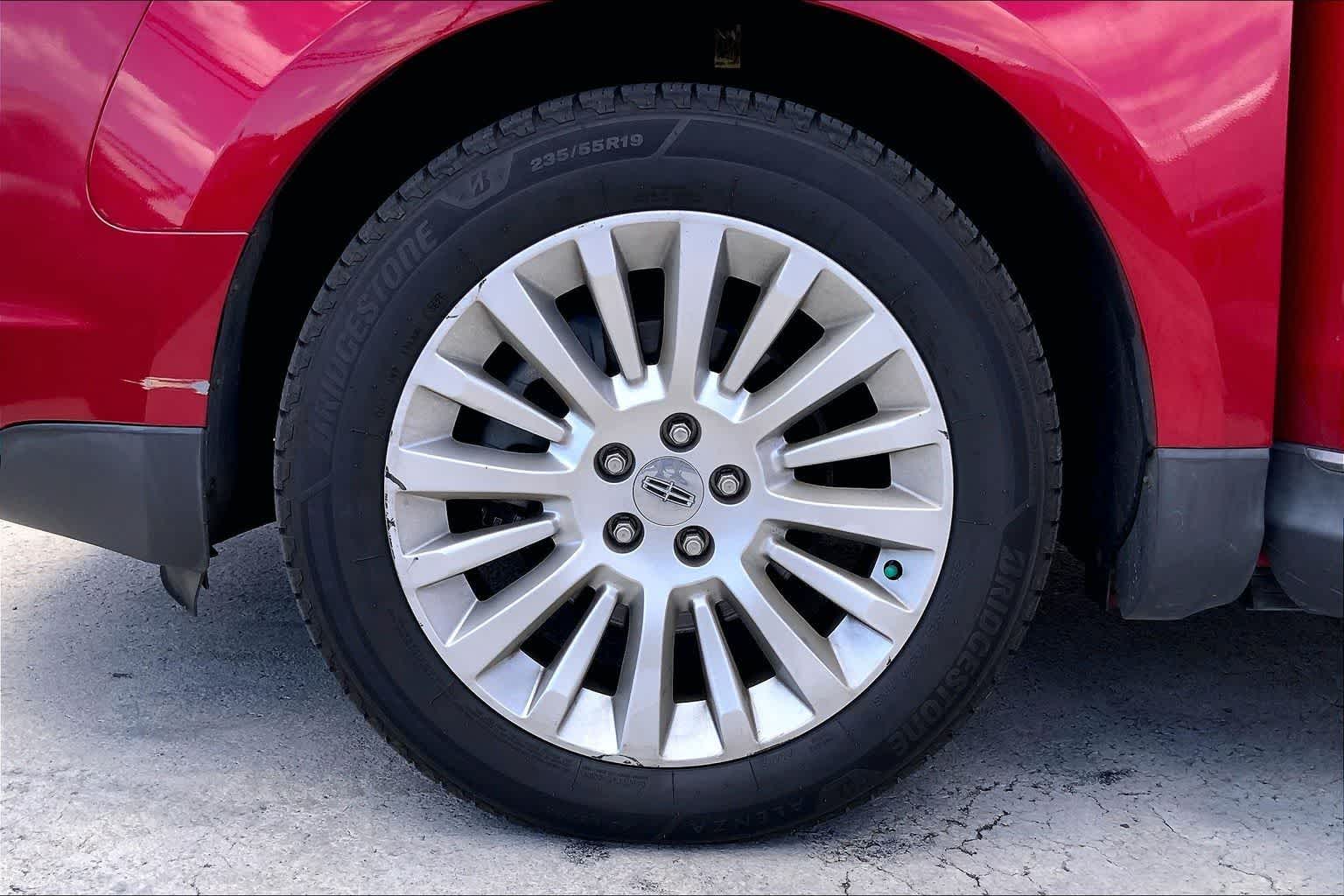 Thumbnail: 2010 Lincoln MKT - 9