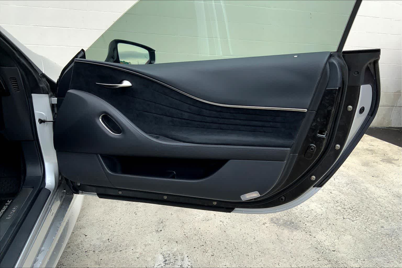 Thumbnail: 2018 Lexus LC - 28