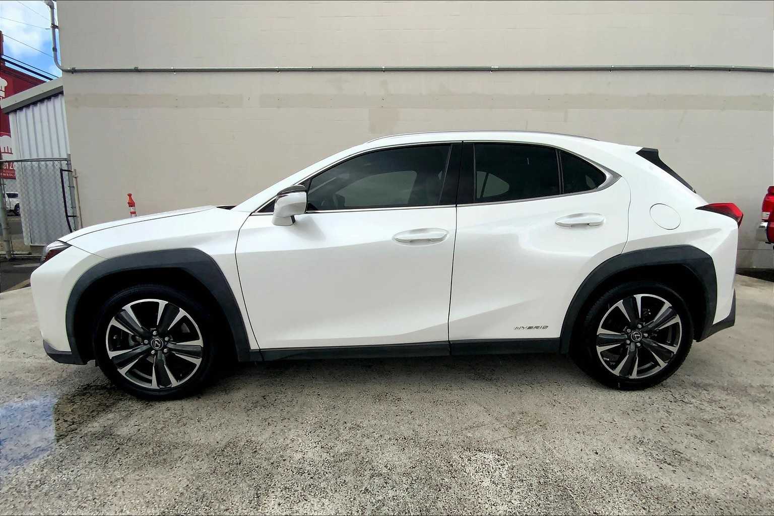 Thumbnail: 2019 Lexus UX - 4