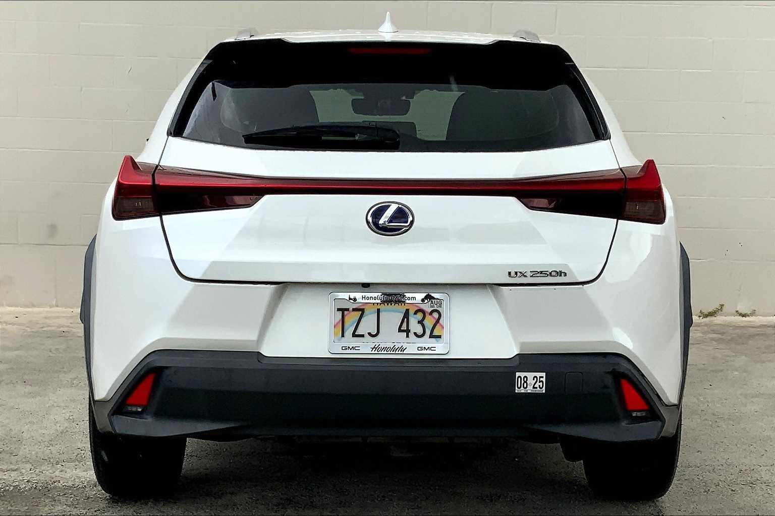 Thumbnail: 2019 Lexus UX - 6