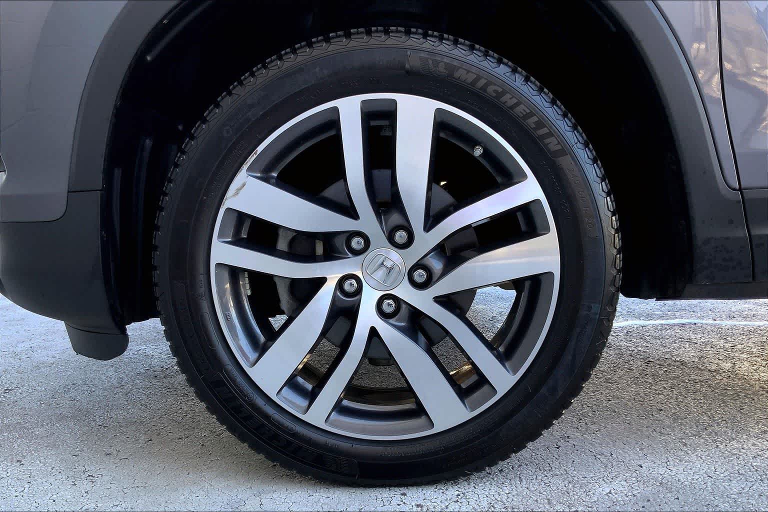 Thumbnail: 2018 Honda Pilot - 9