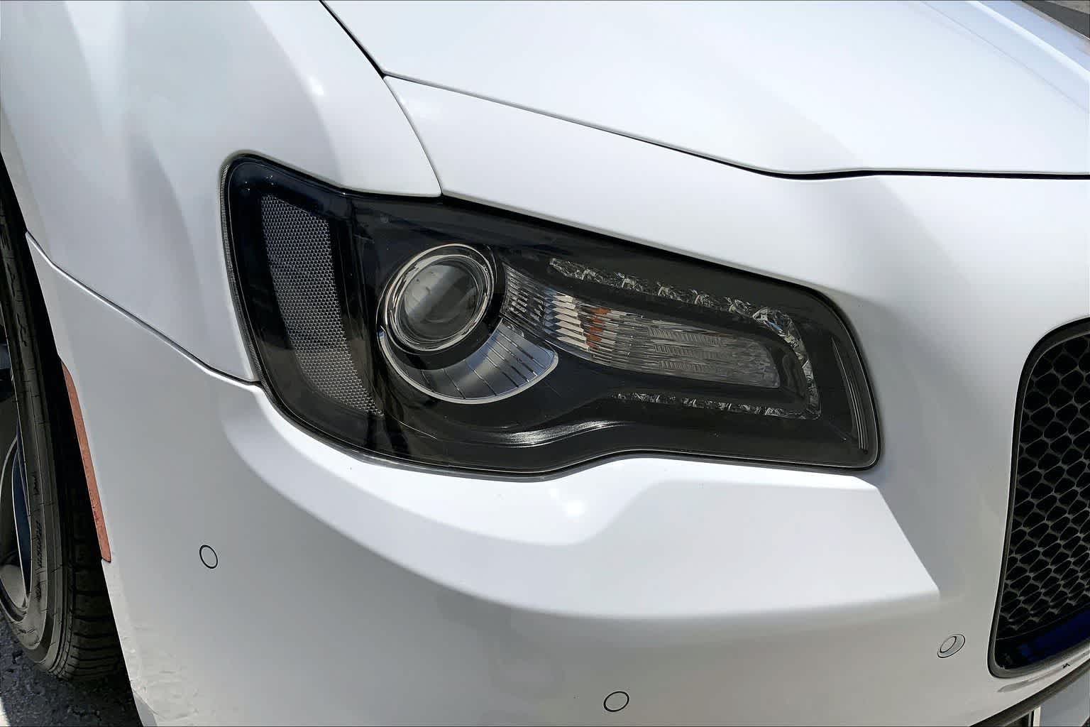Thumbnail: 2023 Chrysler 300 - 32