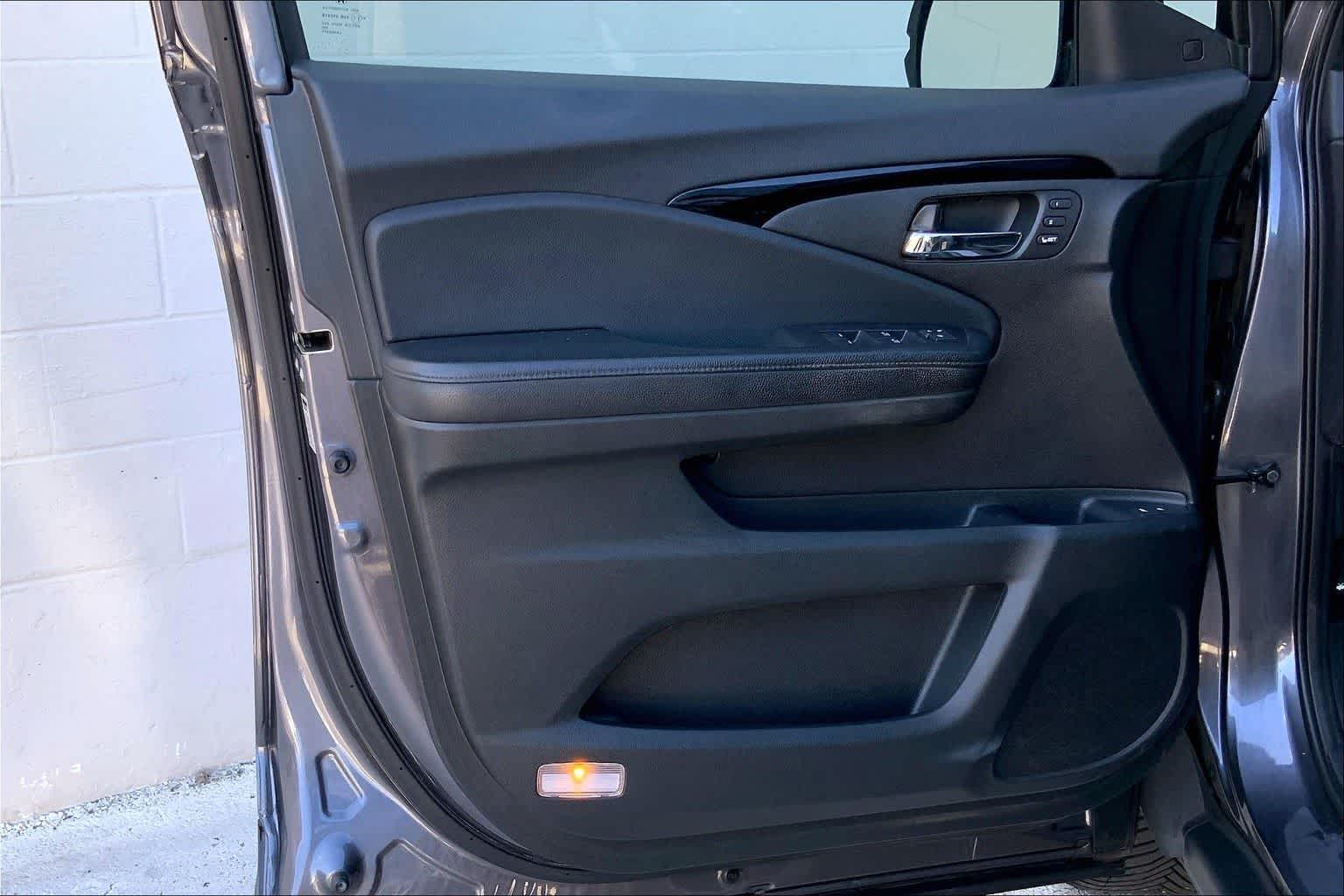 Thumbnail: 2018 Honda Pilot - 26