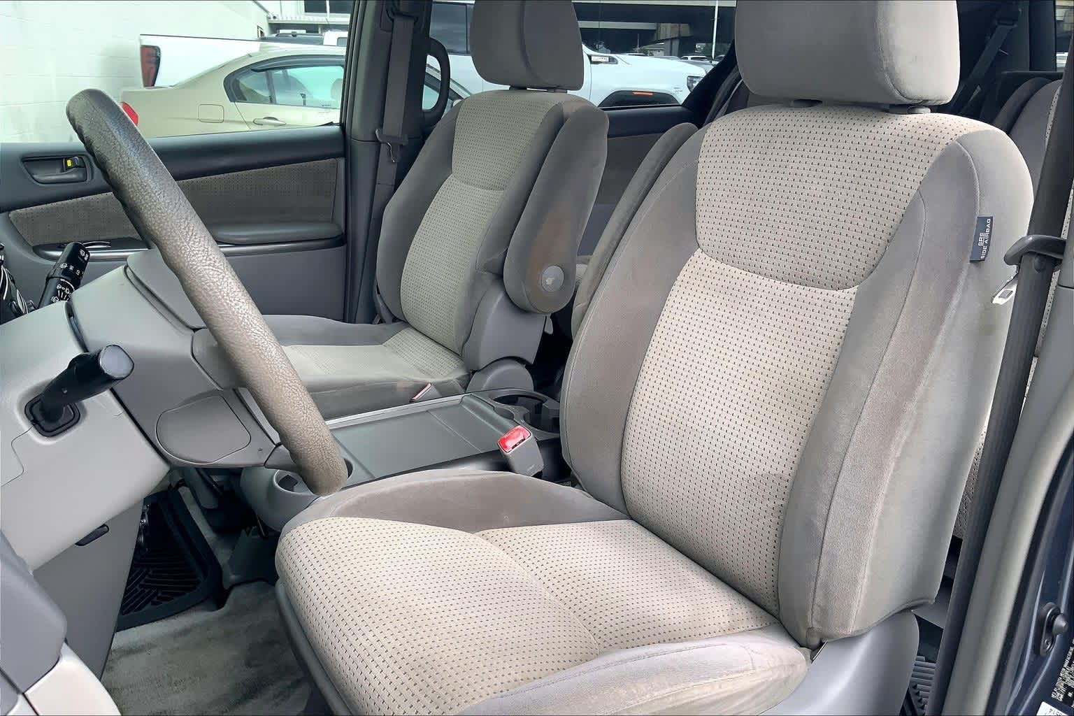 Thumbnail: 2010 Toyota Sienna - 11