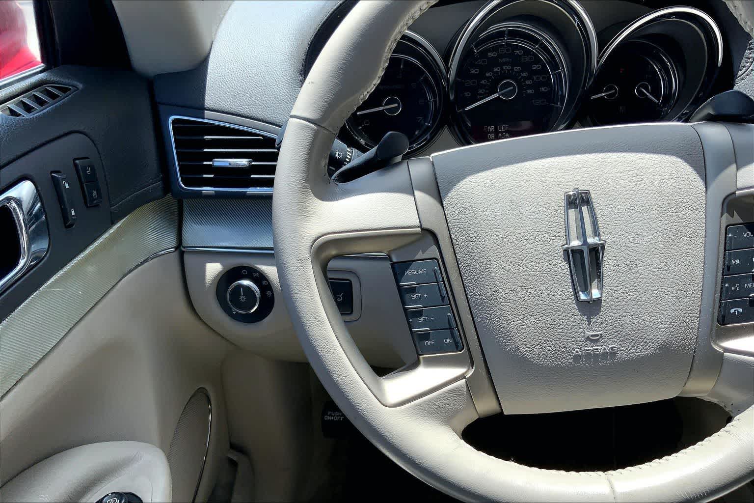 Thumbnail: 2010 Lincoln MKT - 24