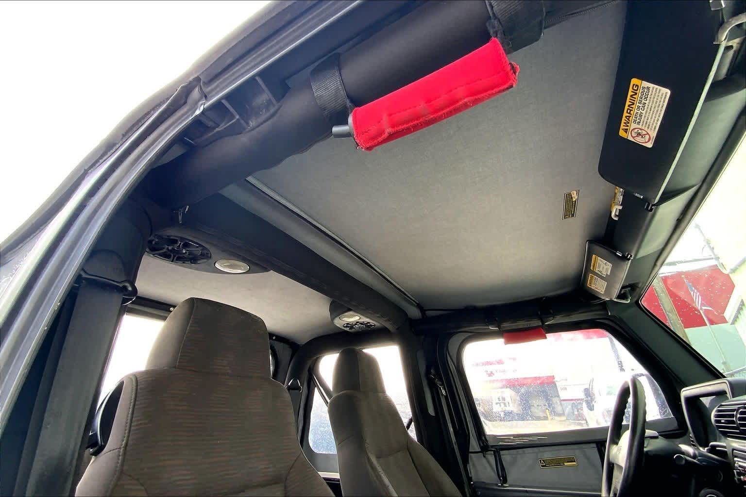 Thumbnail: 2004 Jeep Wrangler - 23