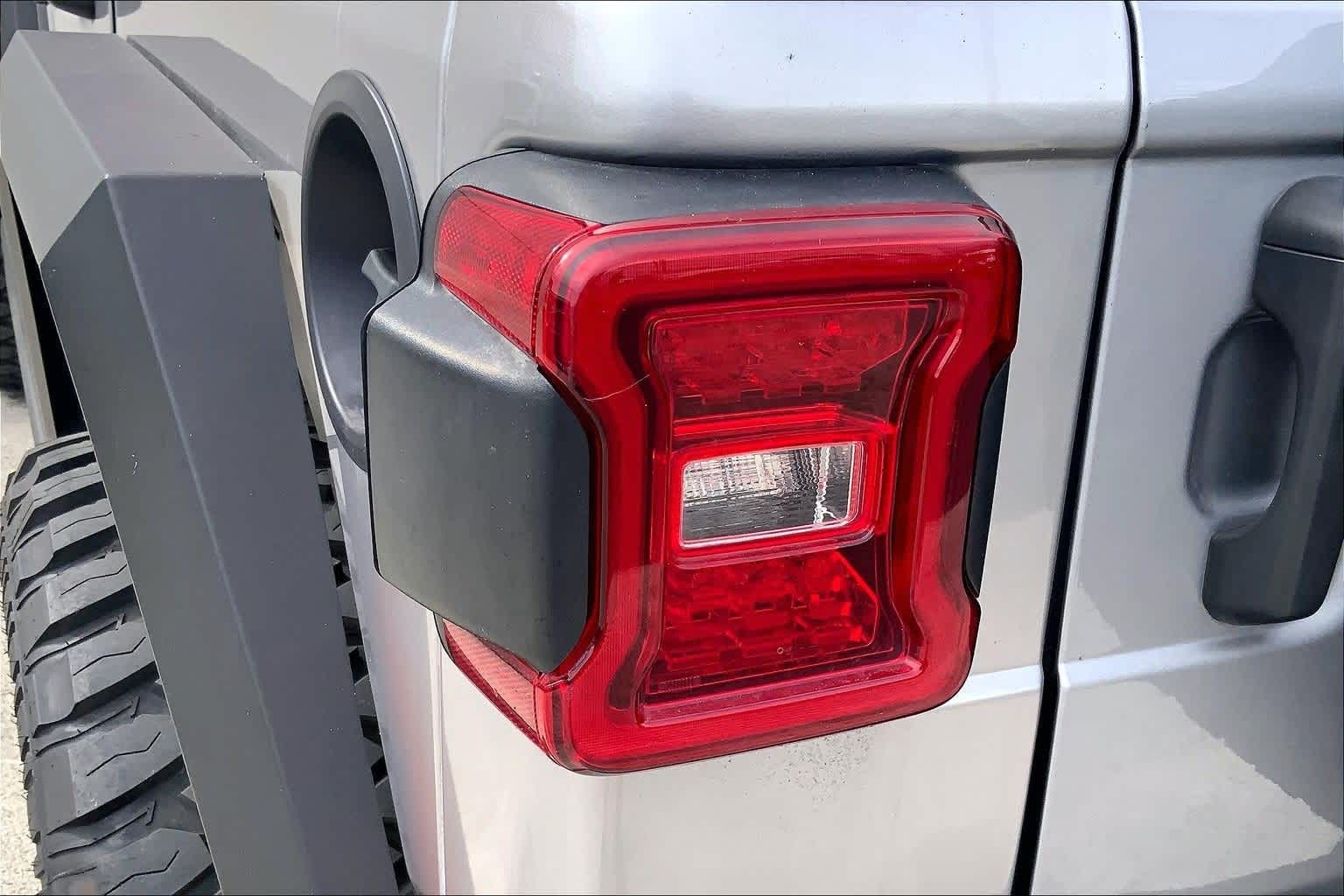 Thumbnail: 2021 Jeep Wrangler - 33