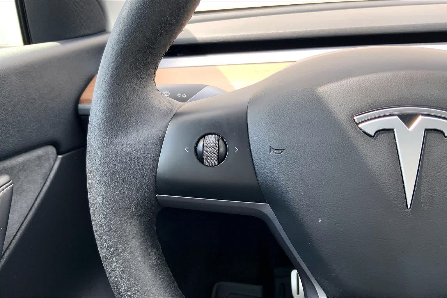 Thumbnail: 2022 Tesla Model Y - 25