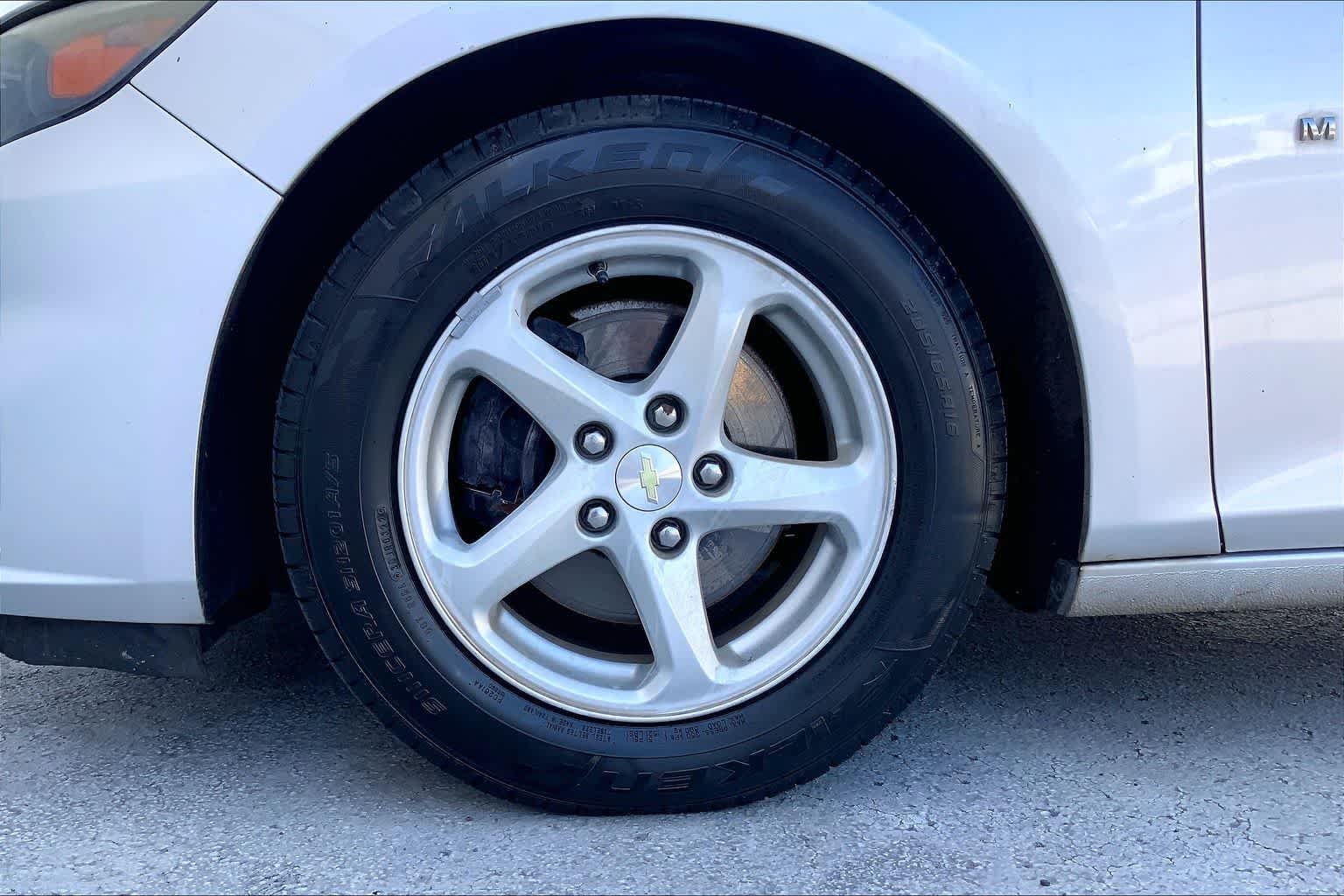 Thumbnail: 2016 Chevrolet Malibu - 9