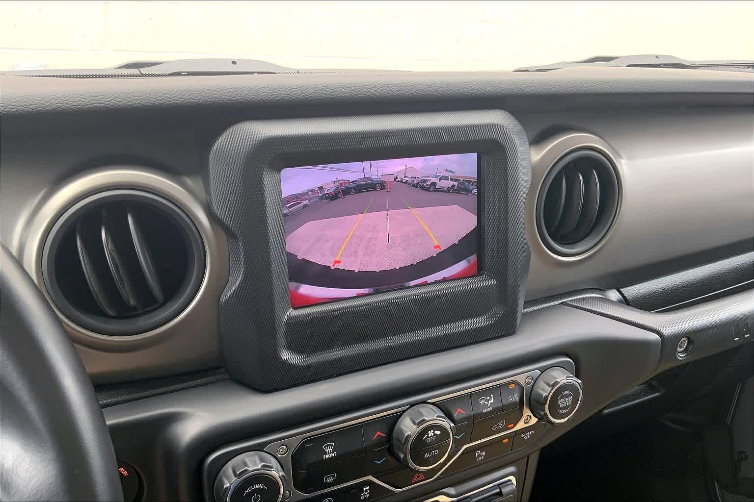 Thumbnail: 2021 Jeep Wrangler - 27