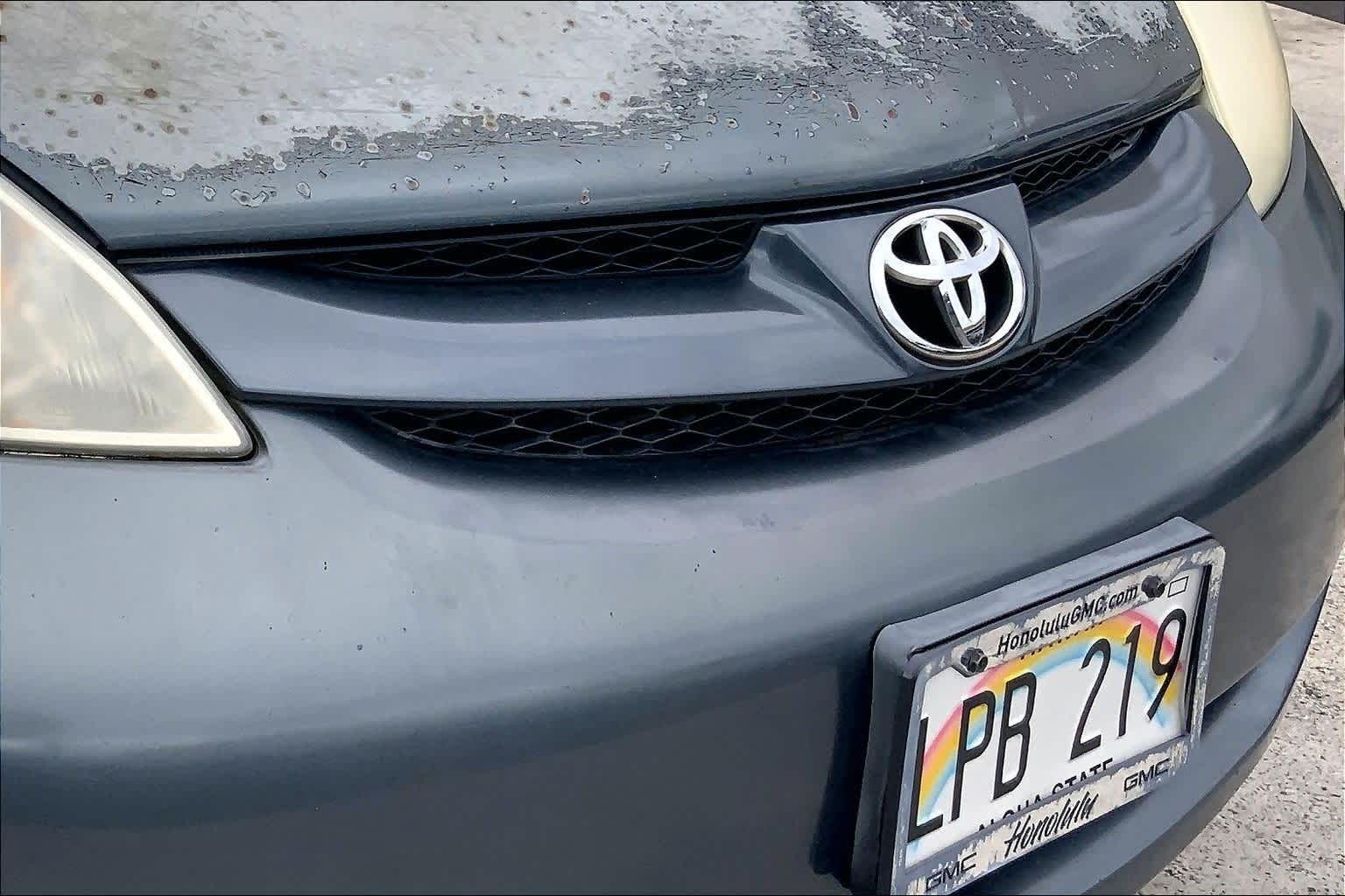 Thumbnail: 2010 Toyota Sienna - 30