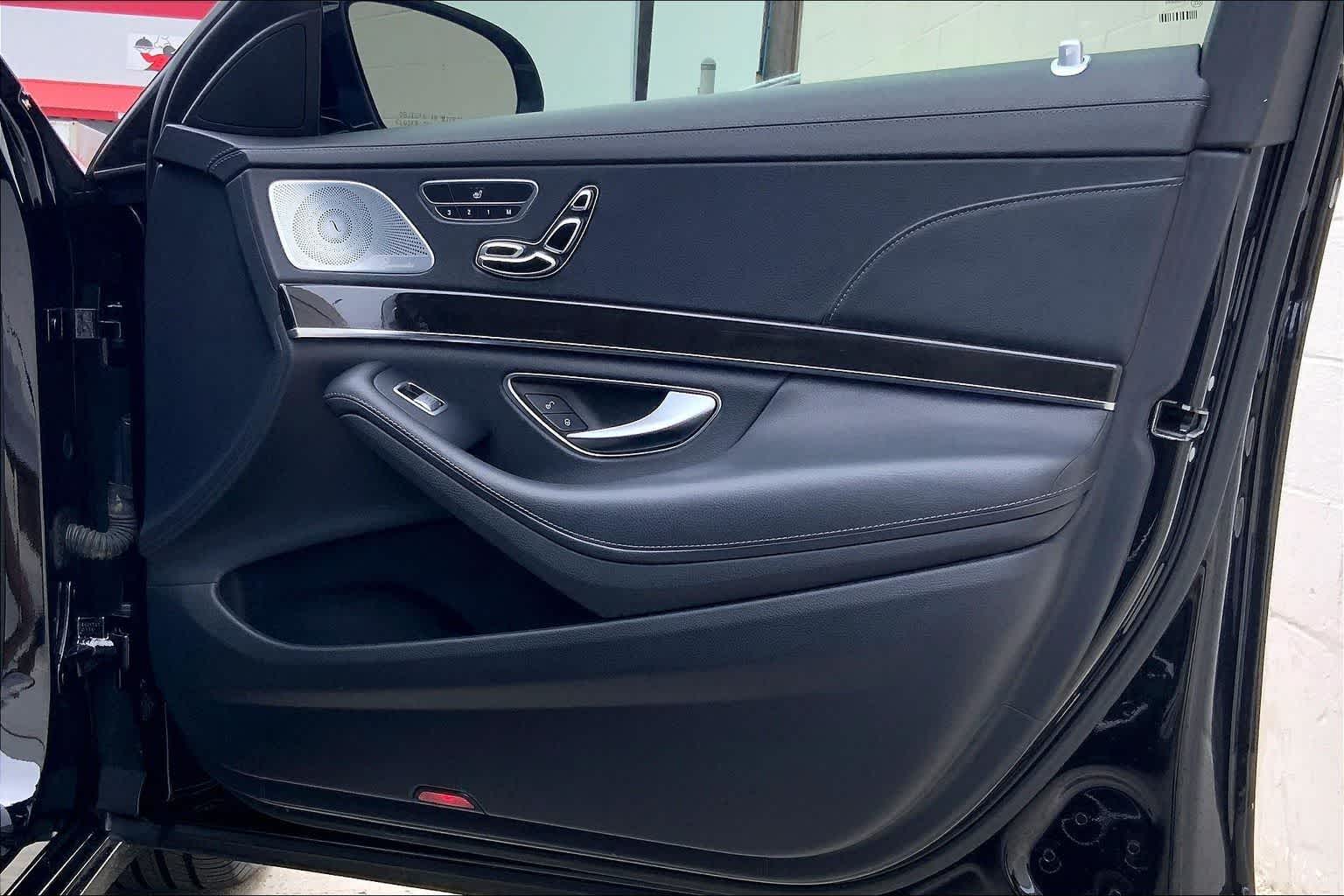 Thumbnail: 2015 Mercedes-Benz S-Class - 28