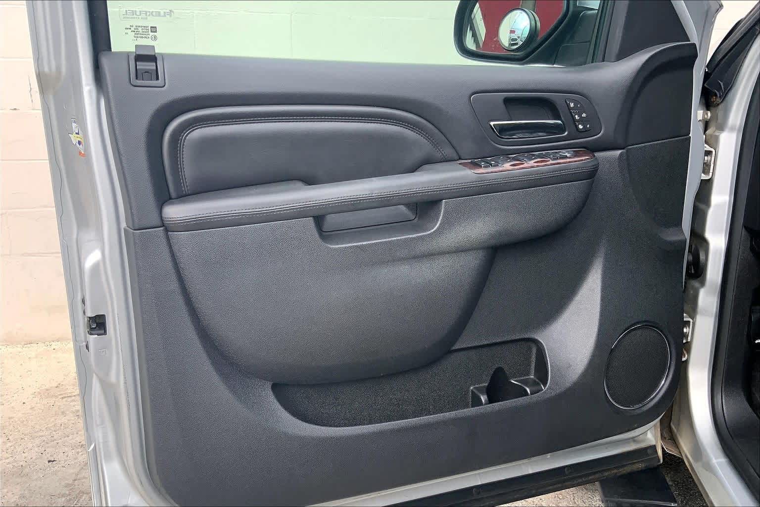 Thumbnail: 2014 GMC Yukon XL - 23