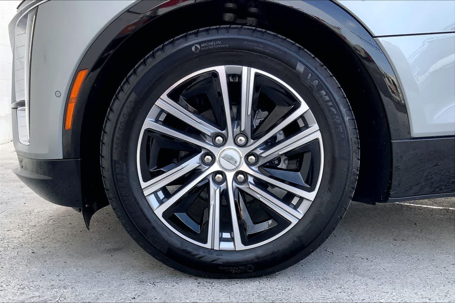 Thumbnail: 2024 Cadillac Lyriq - 9