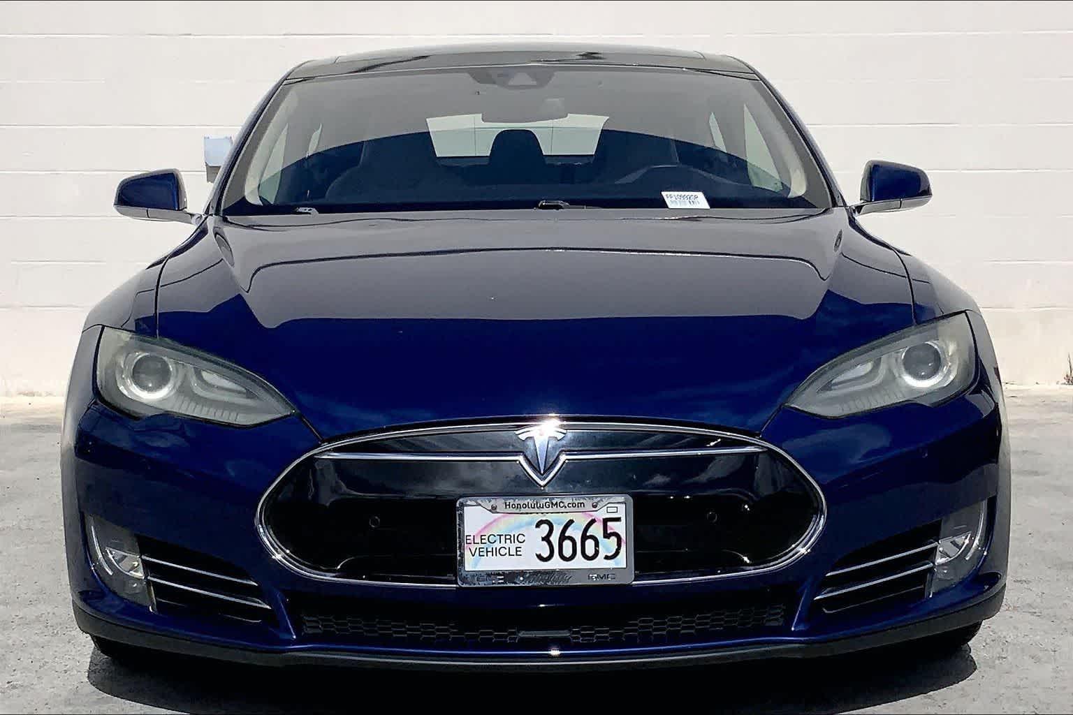 Thumbnail: 2015 Tesla Model S - 7