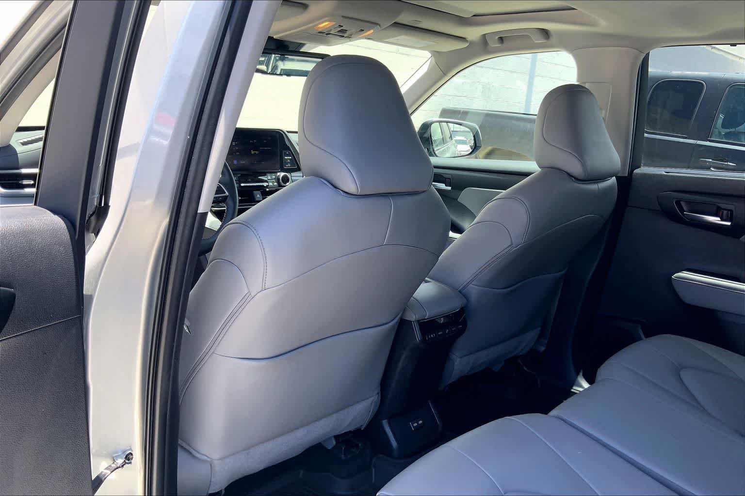 Thumbnail: 2025 Toyota Highlander - 12