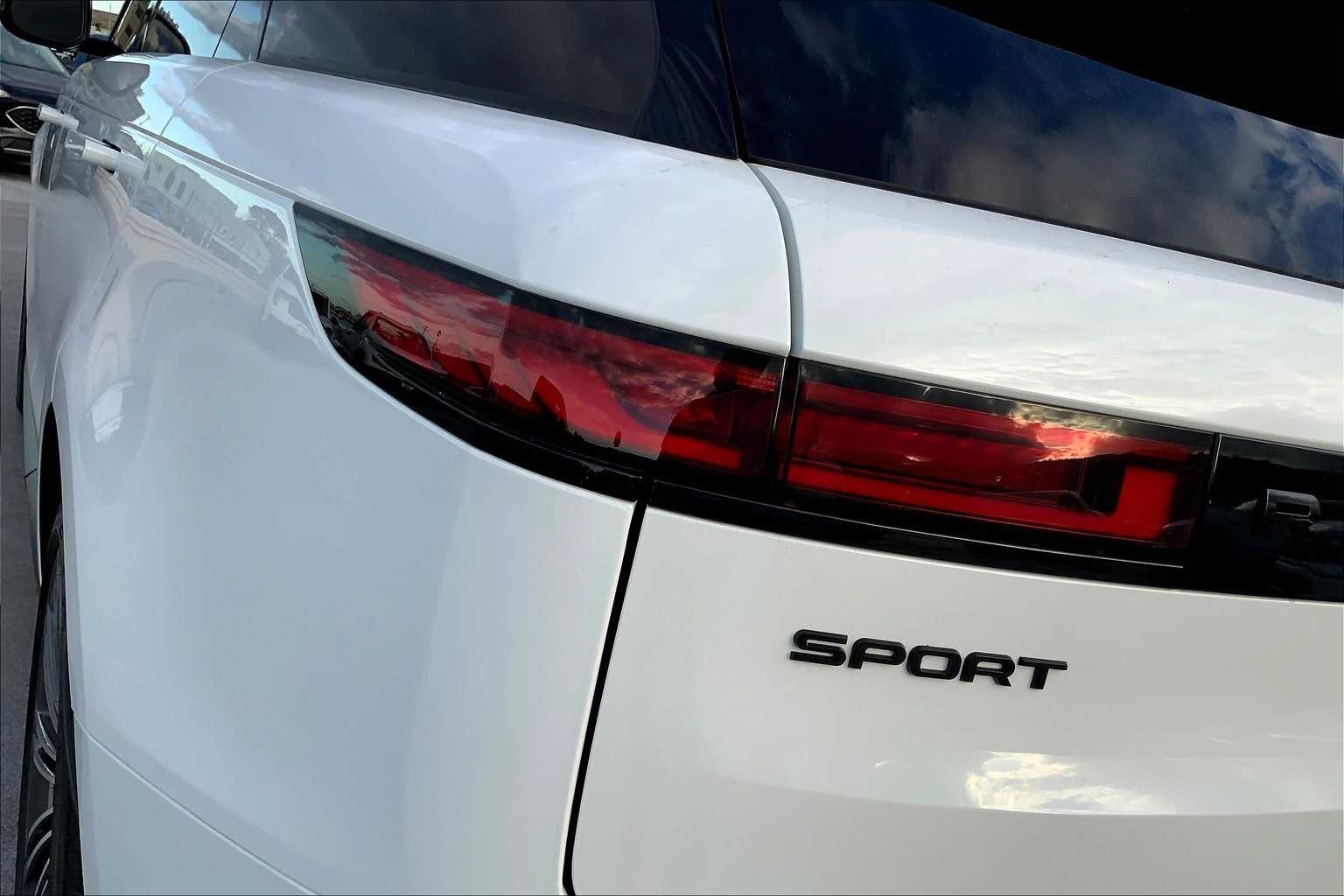 Thumbnail: 2023 Land Rover Range Rover Sport - 31