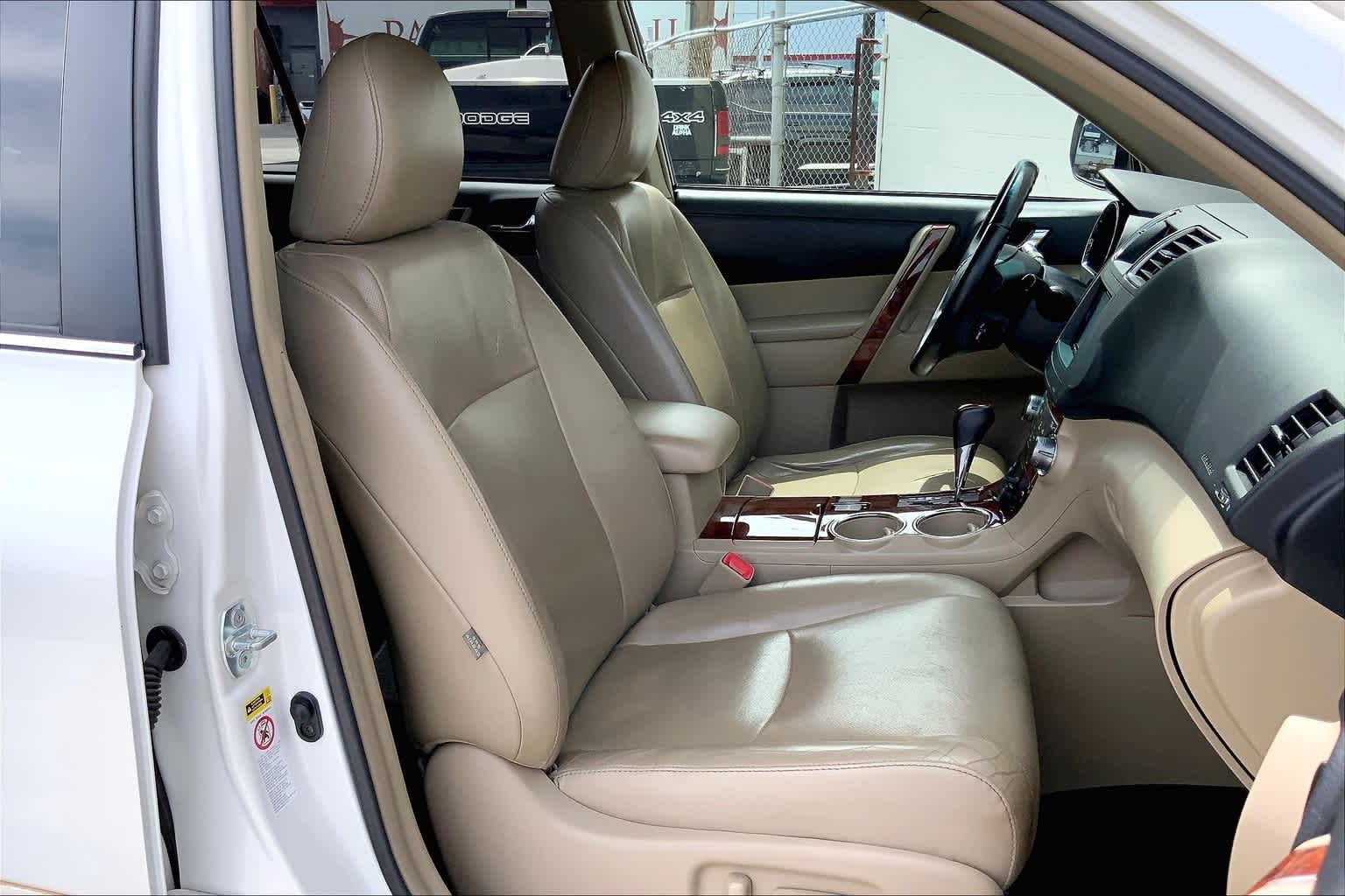 Thumbnail: 2012 Toyota Highlander - 13