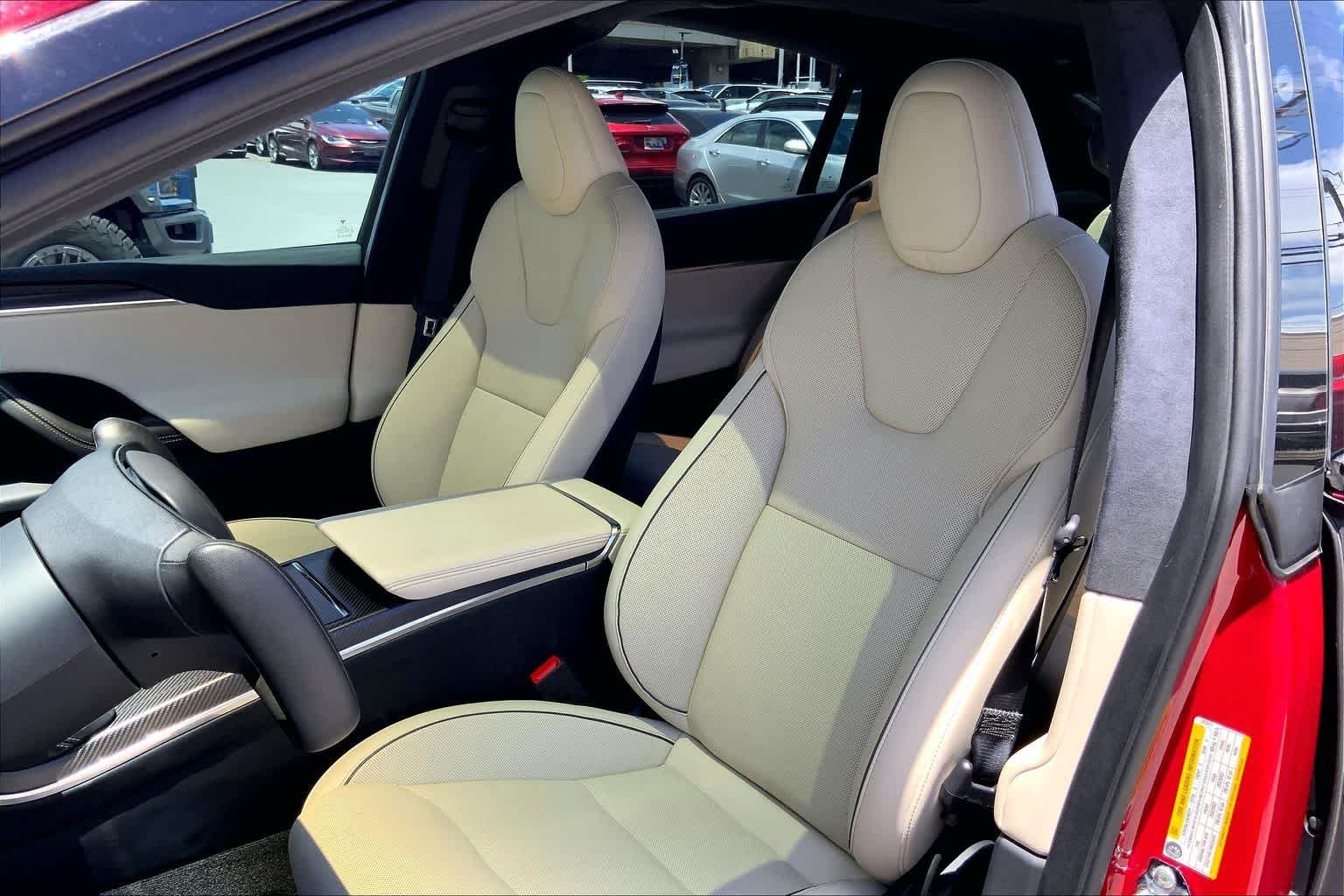Thumbnail: 2022 Tesla Model X - 12